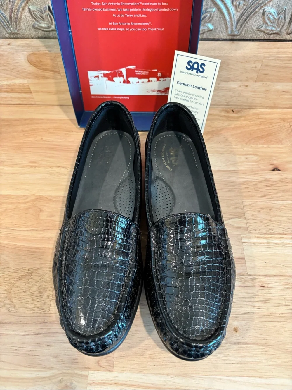 SAS Black Leather Croc Slip-On Loafers 9.5N